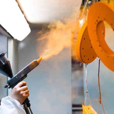 C8 Operarios en actividades de tratamientos superficiales de piezas de metal: desengrasado, limpieza, decapado, recubrimiento, pintura 8 / 20 horas